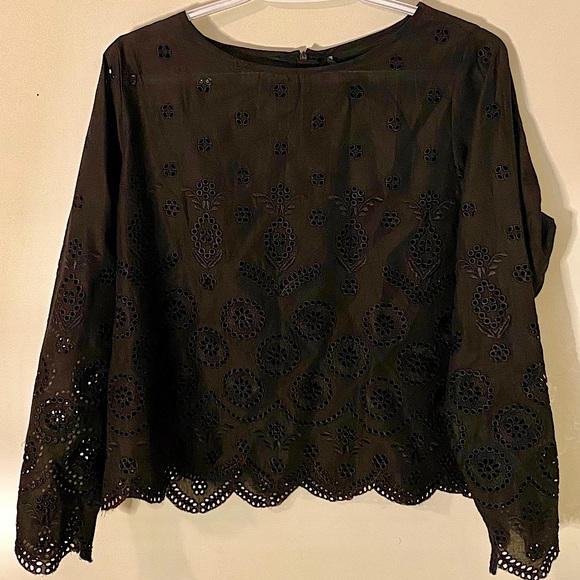 Classy black shirt - Picture 1 of 3